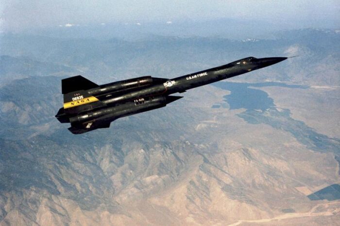 en hızlı savaş uçağı Lockheed-YF-12-supersonic-aircraft